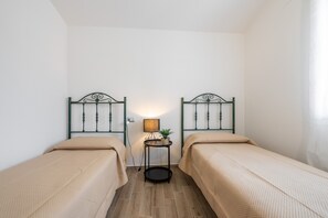 2 camere, ferro/asse da stiro, Wi-Fi gratuito, lenzuola