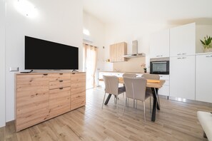 Dining - Apartment 'Casa Vacanze Alba Mar' with Balcony, Wi-Fi and Air Conditioning (Sant'Antioco)