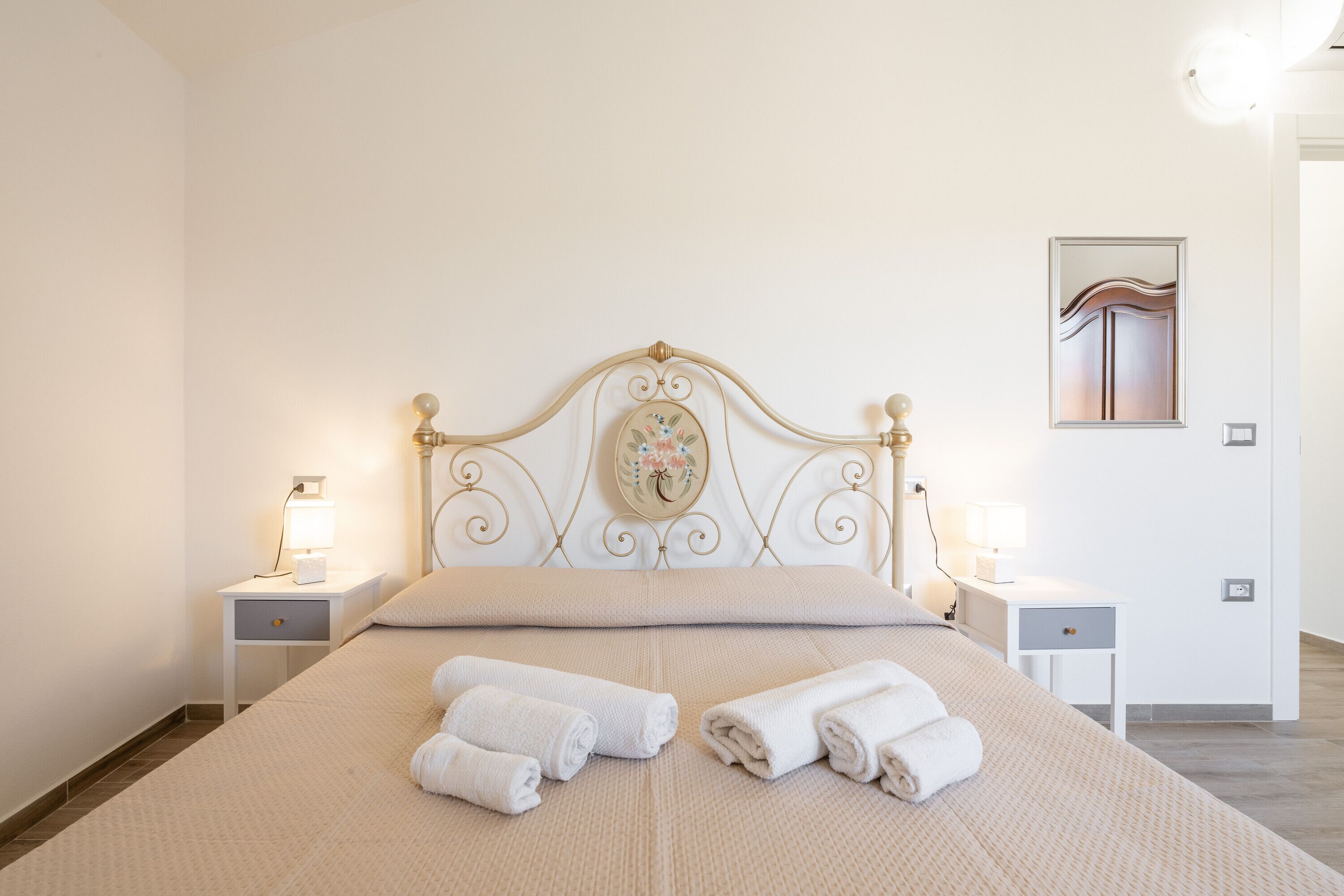 2 makuuhuonetta, silitysrauta/-lauta, ilmainen Wi-Fi, vuodevaatteet