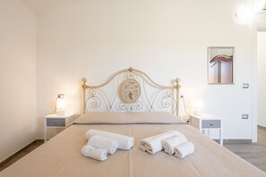 2 bedrooms, iron/ironing board, free WiFi, bed sheets - Apartment 'Casa Vacanze Alba Mar' with Balcony, Wi-Fi and Air Conditioning (Sant'Antioco)