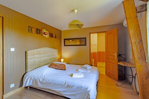 5 slaapkamers, een strijkplank/strijkijzer, gratis wifi, beddengoed