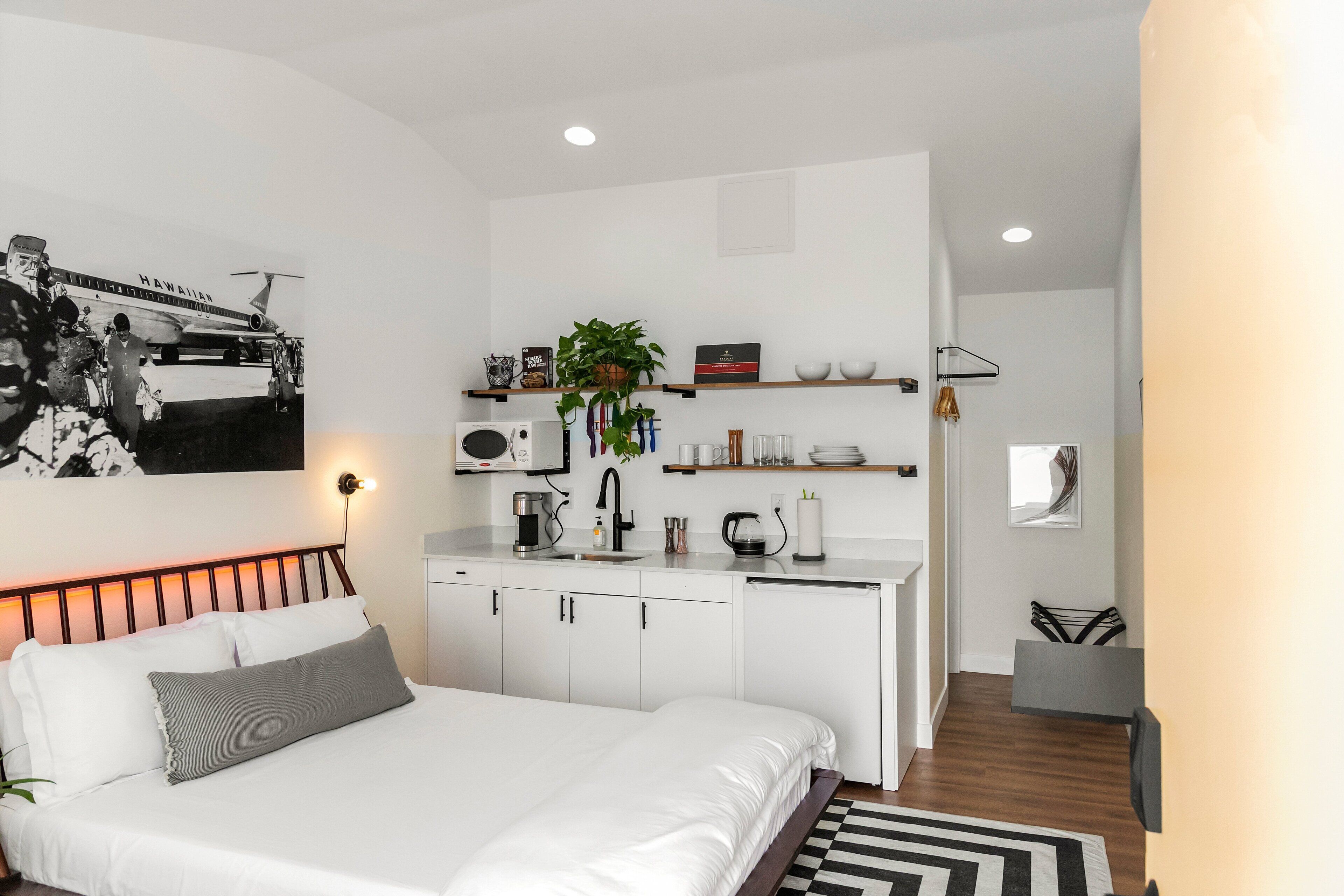 Kona - Downtown Chandler - Retro Design