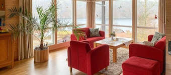 4 bedroom amazing home in Lindesnes
