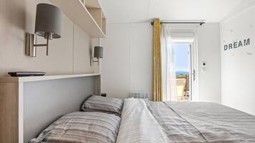 2 bedrooms, free WiFi, bed sheets