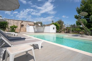Pool - Holiday Home 'Villa Trullo Ulivo' with Private Pool, Wi-Fi and Air Conditioning (Carovigno)