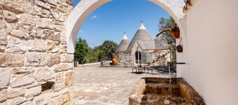 Vakantiehuis 'Villa Trullo Ulivo' met privé zwembad, Wi-Fi en airconditioning