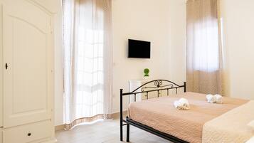 4 habitaciones, escritorio, tabla de planchar con plancha y wifi gratis