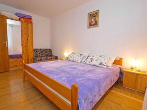 1 室のベッドルーム、WiFi