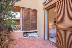 Exterior detail - Portisco Bouganville Seaside Charm Flat W/ Veranda (Portisco)