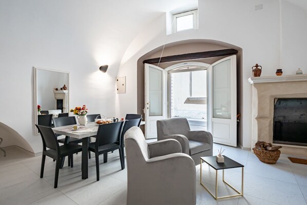 Dining - La Torretta Home - Stylish & Central Studio (Nardò)