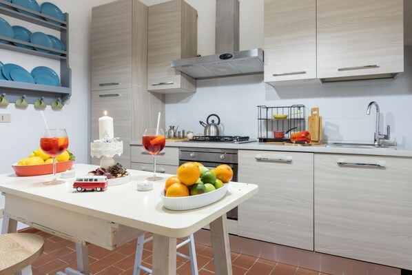 Fridge, microwave, oven, stovetop