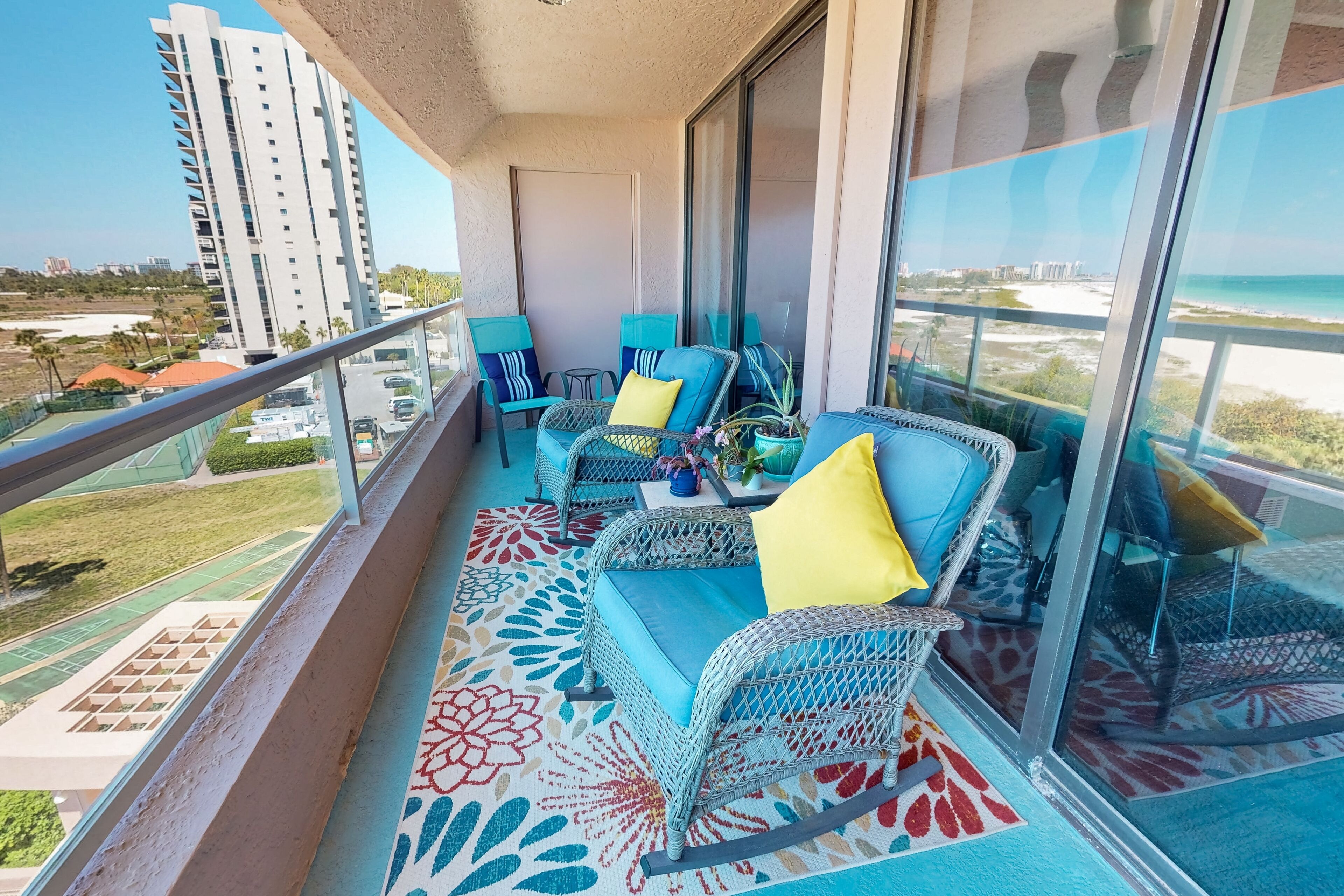 Ocean Luxury: Clearwater Condo Retreat with Resort Amenities and Stunning Views