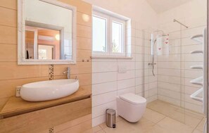 Bathroom - Villa with swimming pool, terrace and barbecue (Peroj)