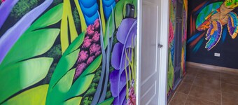 Up! Bayahibe - Artistic Lodge Near Colorful Murals, Minutes From the Sea