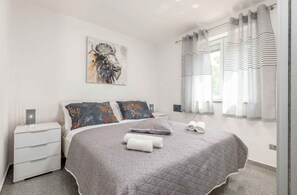 2 多间卧室、WiFi