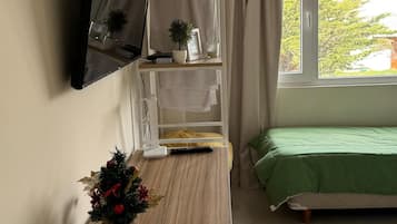 1 habitación, escritorio, wifi y ropa de cama