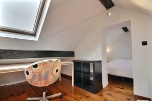 1 habitación, tabla de planchar con plancha, wifi y ropa de cama 