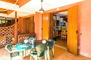 Outdoor dining - Holiday apartment mit Klimaanlage und Pool (Bibione)