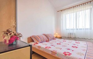 1 bedroom, iron/ironing board, WiFi