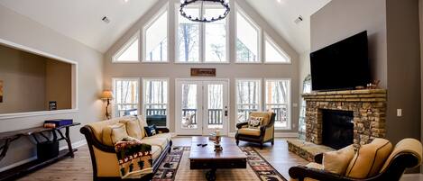 Fernseher, Kamin, Tischfußball