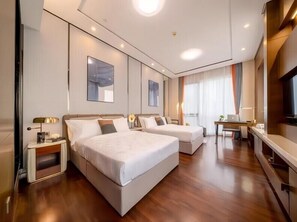 Executive Twin Room, 2 Double Beds, Refrigerator | Hypo-allergenic bedding, down comforters, individually decorated