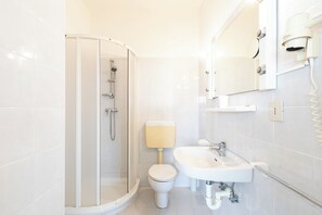 Shower - Holiday apartment with air conditioning (Lignano)