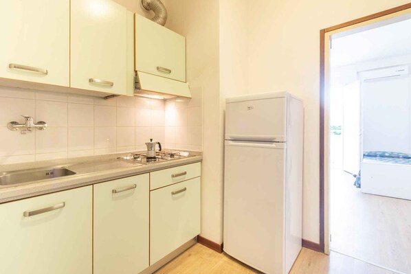 Kühlschrank, Herdplatte