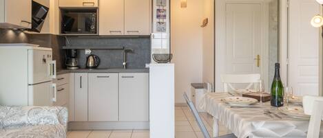 Fridge, microwave, oven, dishwasher
