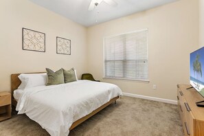 1 chambre, bureau, fer et planche à repasser, Wi-Fi