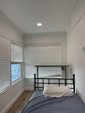 3 soverom, skrivebord, strykejern/-brett og wi-fi