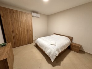 3 bedrooms, iron/ironing board, travel crib, WiFi - Cliff side apartment, Family Friendly, surrounded by sun, sea and nature.  (Sannat)