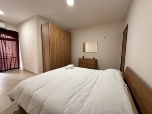 3 Schlafzimmer, Bügeleisen/Bügelbrett, Reisekinderbett, WLAN