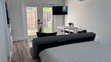 1 makuuhuone, silitysrauta/-lauta, ilmainen Wi-Fi, vuodevaatteet