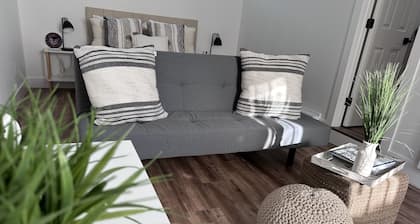 Cozy Guest House in Fort Lauderdale: Escape to Serenity!