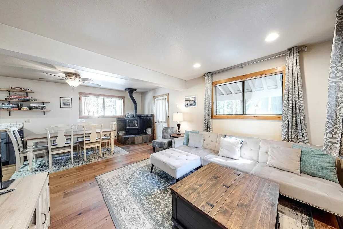 3BR Woodland Cabin Near Donner Lake