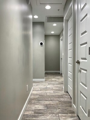 Interior - Upscale Entire Home with Pool & Spa - Scottsdale (Scottsdale)