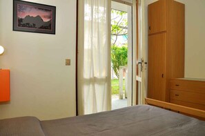 3 bedrooms - Holiday apartment with garden and air conditioning (Bibione)