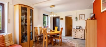 Apartment 'Ferienwohnung Am Mozarthügel' with Wi-Fi