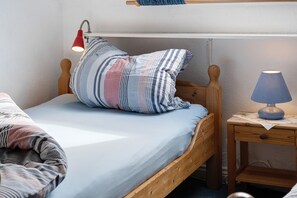 2 bedrooms, iron/ironing board, free WiFi, bed sheets - Apartment 'Hof Voege Ferienwohnung 3' with Shared Garden and Wi-Fi (Brodersdorf)
