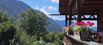 Apartment 'Haus Sunnleitn - Vogelsang' with Mountain View, Private Terrace & Wi-Fi