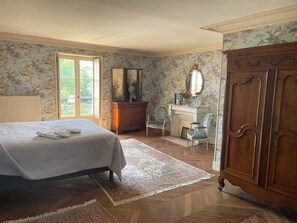 7 chambres, fer et planche à repasser, Wi-Fi gratuit, draps fournis