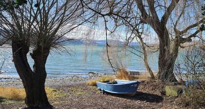 Ferienwohnung 'Am Hohentwiel' mit Bergblick, privater Terrasse und WLAN