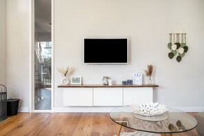 Interior - Holiday Home 'Reethaus Meerferien' with Sea View, Private Terrace and Wi-Fi (Poseritz)