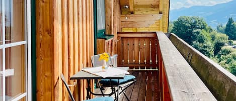 تناول الطعام بالخارج