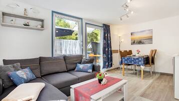 Fernseher, Tischtennisplatte