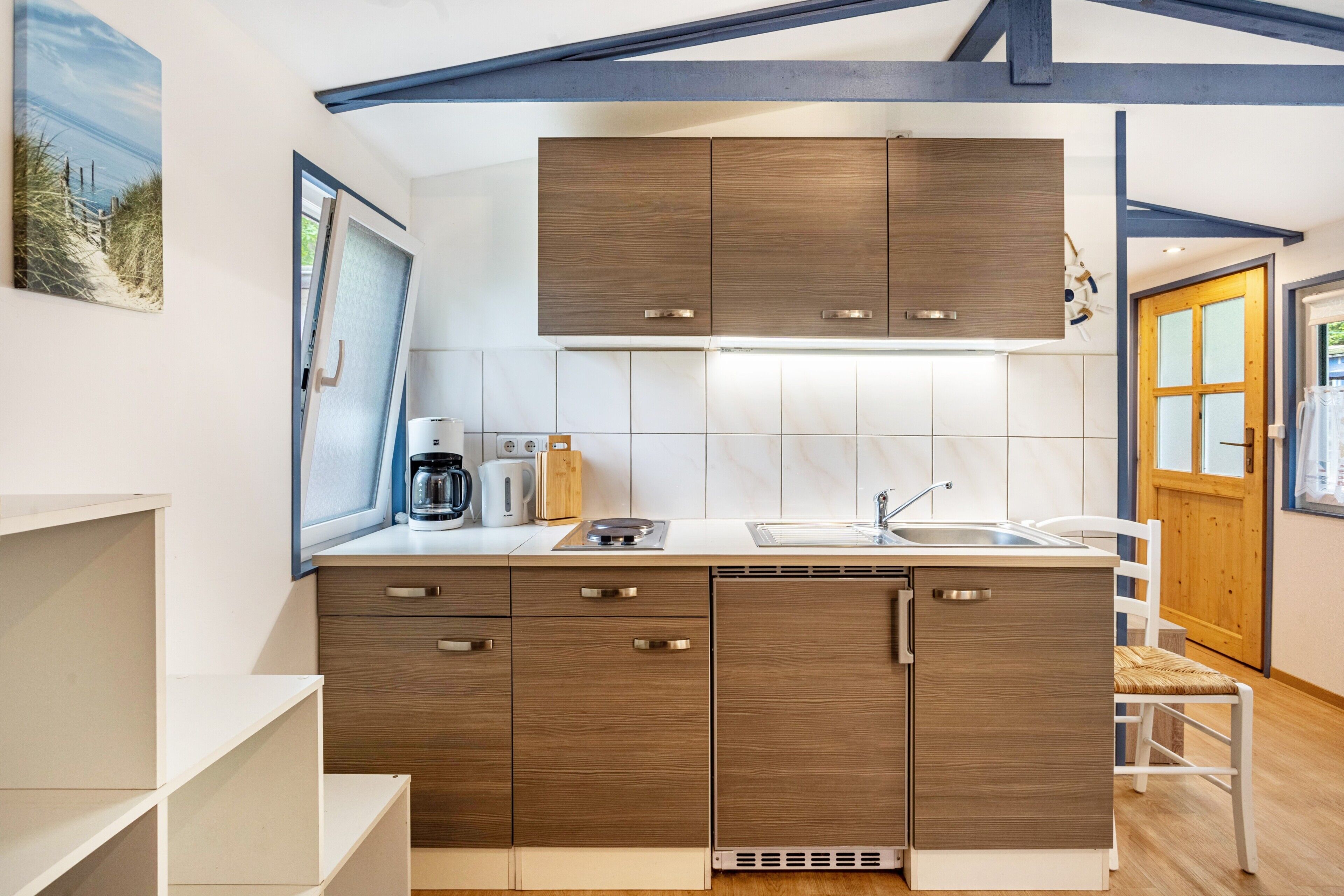 Réfrigérateur, plaque de cuisson, cafetière/bouilloire