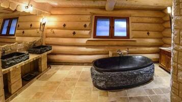 Suihku, ilmaiset hygieniatuotteet, hiustenkuivaaja, pyyhkeet