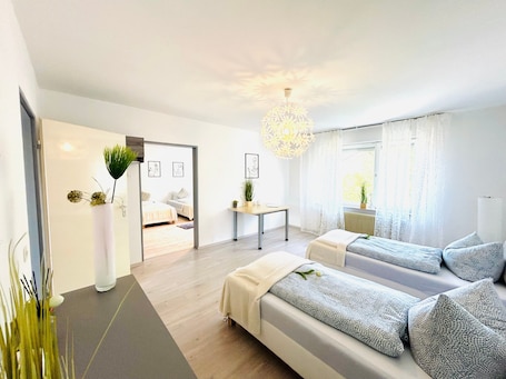 2 bedrooms, iron/ironing board, free WiFi, bed sheets. Apartment AlbGlück 1 in Hechingen – 2 Bedrooms, Balcony, Dogs Welcome, 5 km from Hohenzollern Castle