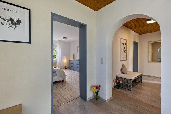 2 slaapkamers, een strijkplank/strijkijzer, gratis wifi, beddengoed