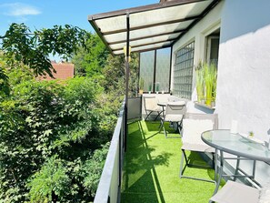 Outdoor dining - AlbGlück 1 Apartment: 2 Bedrooms, Balcony, 5 km from Hohenzollern Castle (Hechingen)